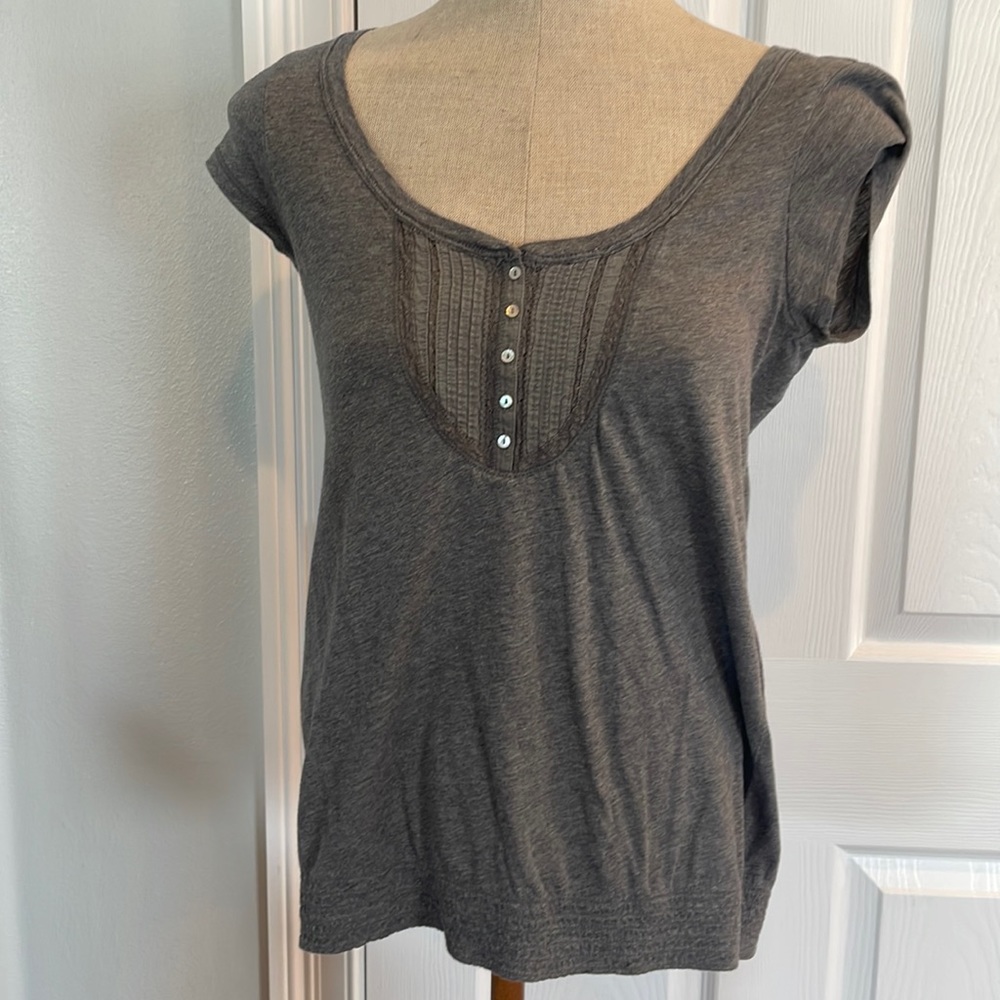 American Eagle outfitters top gray cap, sleeves cotton blend women’s size M